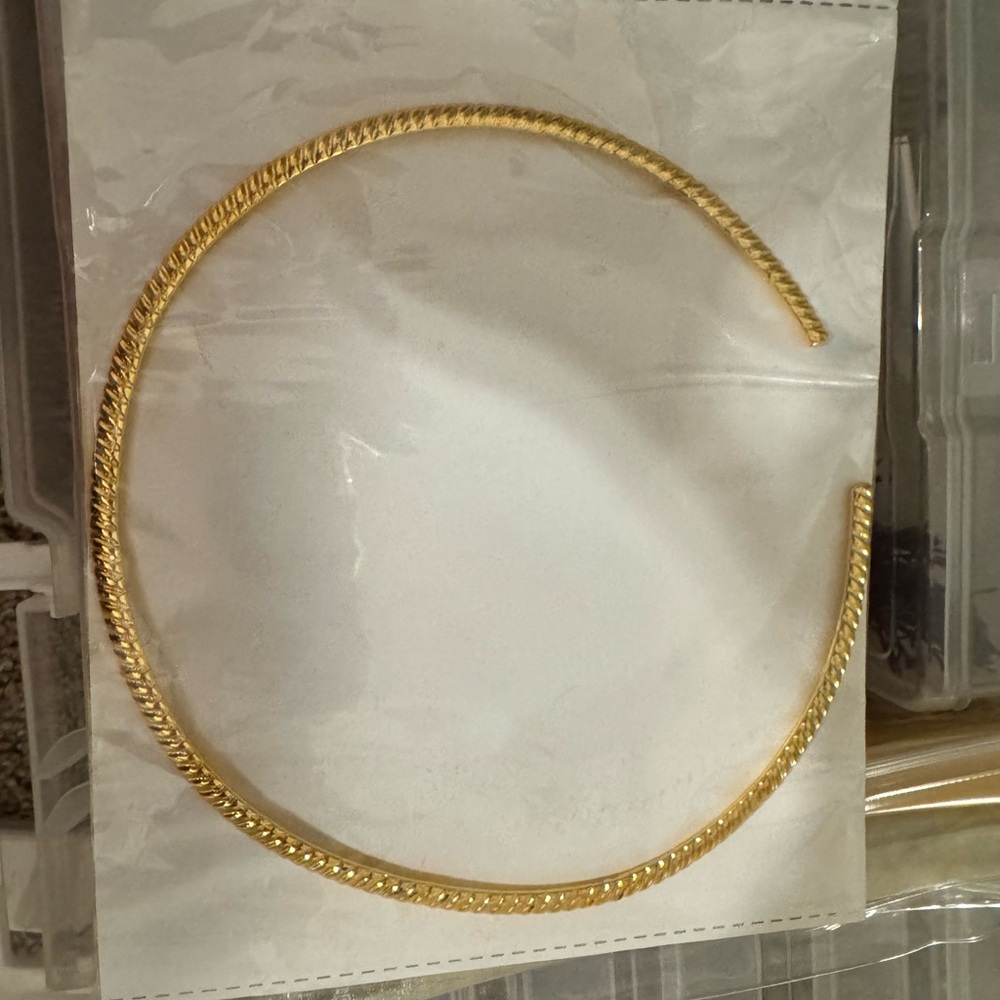 Elegant Gold Necklace